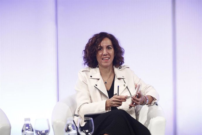 La secretaria de Estado de España Global, Irene Lozano, participa en el seminari