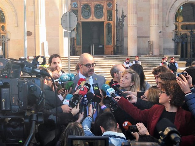 El conseller Miquel Buch y la alcaldesa de Vilanova,  Neus Lloveras