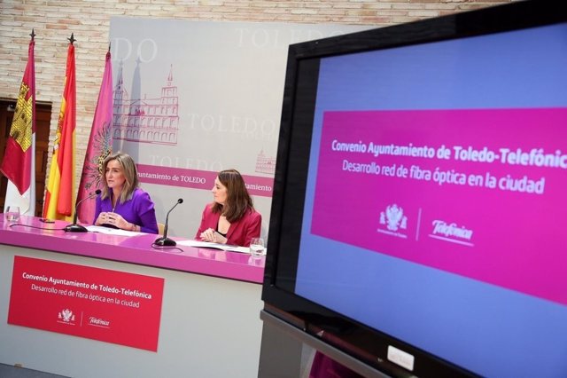 Firma convenio Ayuntamiento con Telefónica para llegada de fibra óptica