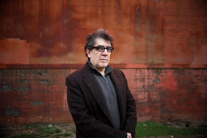 El escritor Eduardo Lago