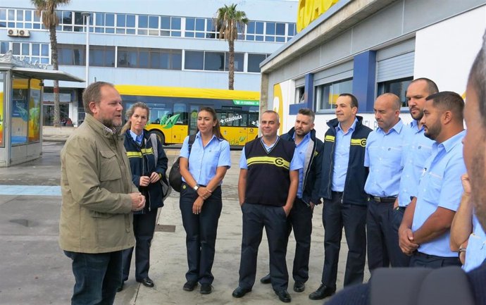 El concejal de Movilidad de Las Palmas de Gran Canaria da la bienvenida a los nu