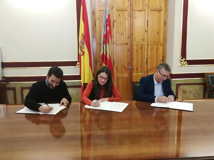 Oltra, Marz y Climent firman un acuerdo para reconocer la cualificiación de las