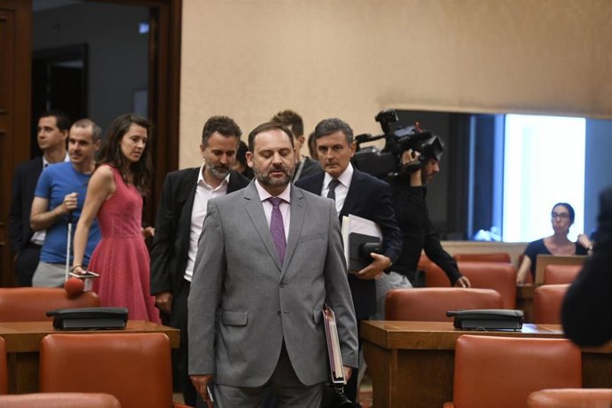 José Luis Ábalos comparece en la Comisión de Fomento del Congreso
