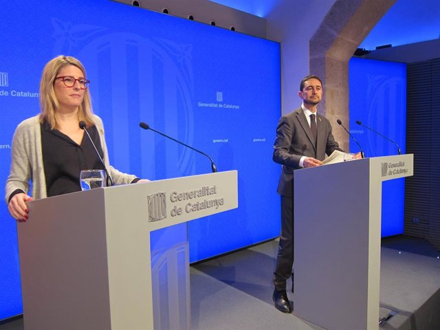 La portavoz del Govern Elsa Artadi y el conseller de Territorio Damià Calvet