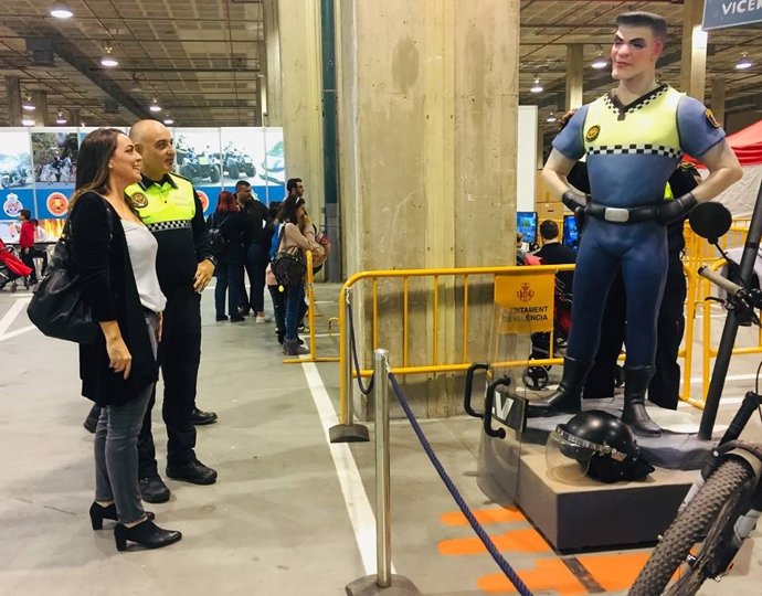 Ninot de la Policía Local en Expojove