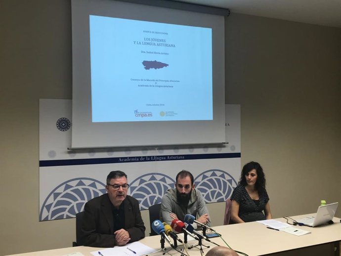 Estudiu sobre la mocedá y la llingua asturiana.