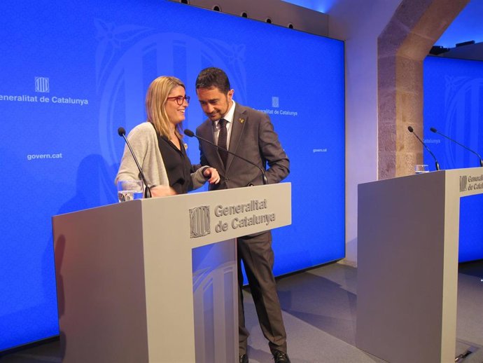 La portavoz del Govern Elsa Artadi y el conseller de Territorio Dami Calvet