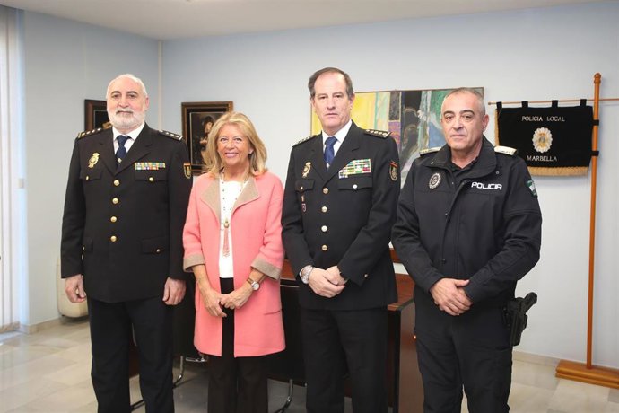 La alcaldesa de marbella (MálagA) con nuevo comisario poli nacional peña nuevos 
