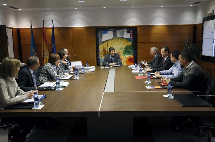 Reunión del acuerdo de concertación entre Principado y agentes sociales