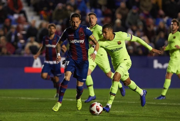 Jeison Murillo con Morales en un Levante-Barcelona