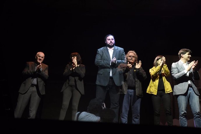 Holograma del líder d'ERC Oriol Junqueras en un acte del partit