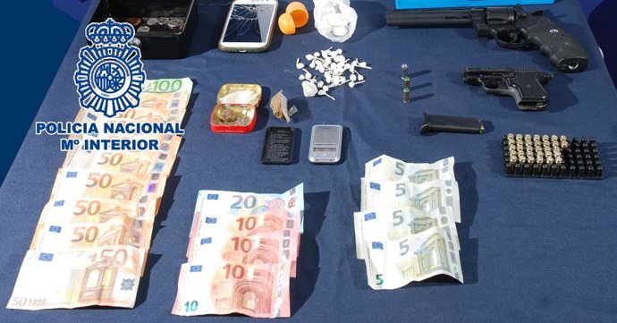 Policia Nacional Nota De Prensa Con Foto "Desarticulados Tres Puntos De Venta De