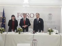 Garrido no cederá ante el "chantaje" y censura que la representación del taxi esté en manos de "radicales podemizados"