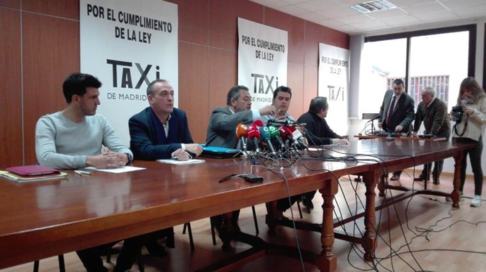 Las asociaciones del taxi en rueda de prensa