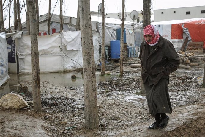 Campo de refugiados sirios en Líbano anegado por el temporal