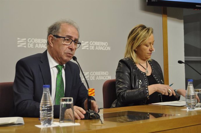 Los consejeros de Hacienda y Economía de Aragón, Fernando Gimeno y Marta Gastón.