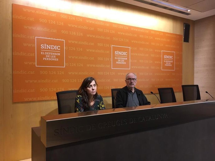 ARCHIVO / El Síndic de Greuges Rafael Ribó y la adjunta Maria Jesús Larios