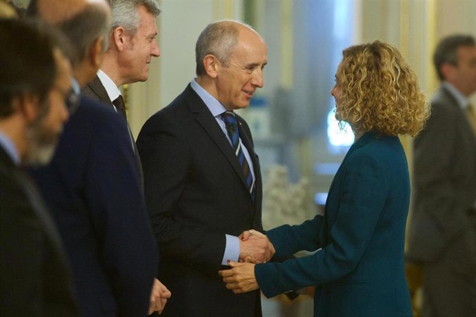 Josu Erkoreka con Meritxell Batet