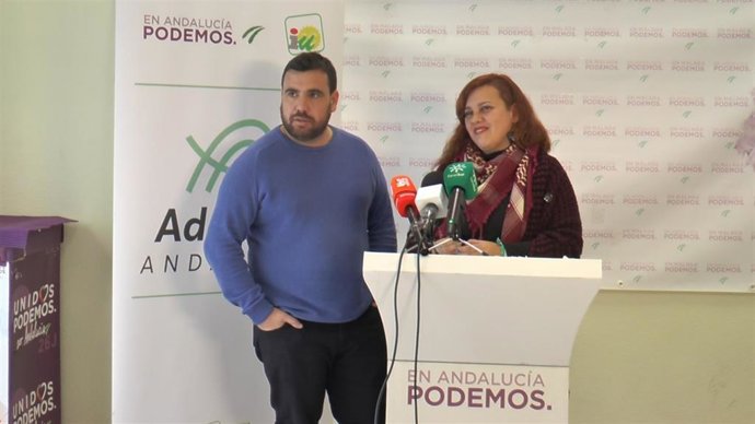 Alejandro Serrato y Vanessa García en rueda de prensa