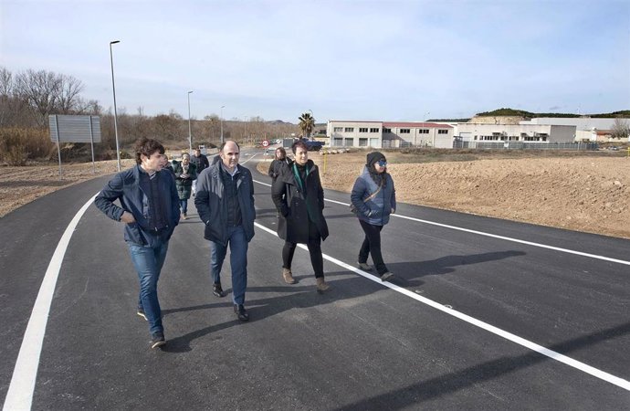 Apertura institucional del nuevo vial que conecta la NA-123 con el polígono de L