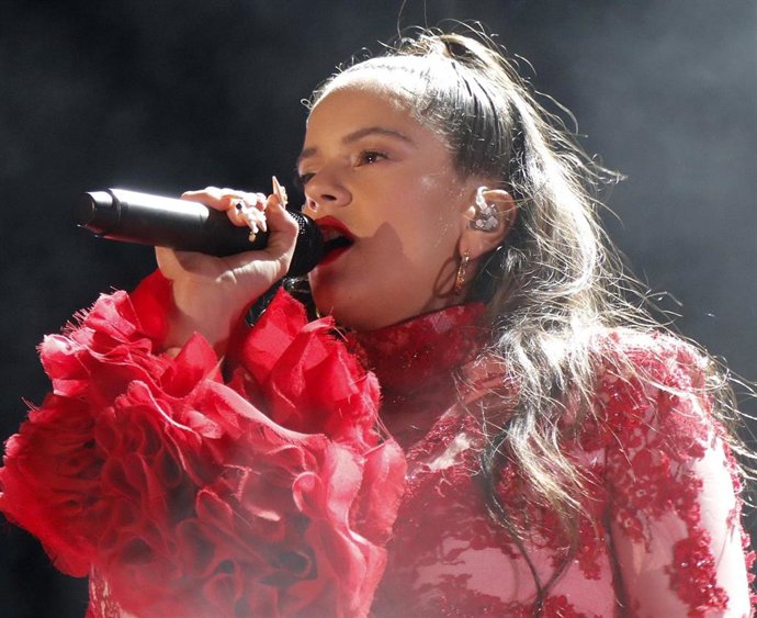 Rosalía saca su lado más tierno