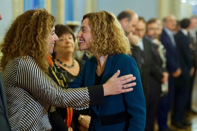 Consellera de Presidncia, Pilar Costa, i  ministra de Política Territorial, Mer