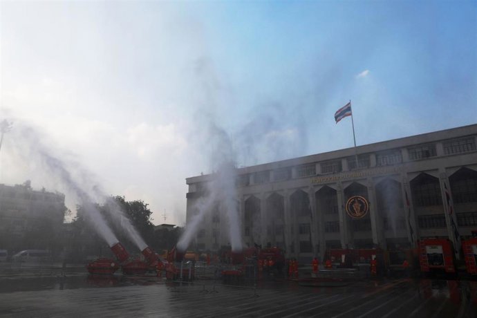 Trabajos contra la contaminación en Bangkok