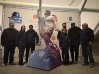 Un Dionisio "libertador de la rutina" en la falla grande municipal de València