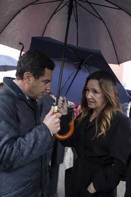 Juanma Moreno y Teresa Jiménez-Becerril