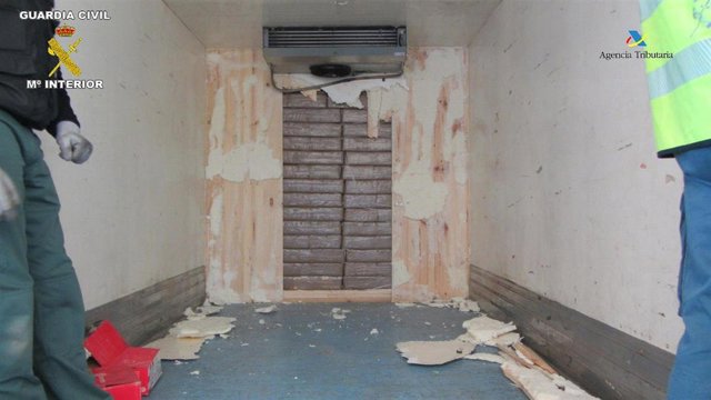Droga oculta en el camión y aprehendida por la Guardia Civil