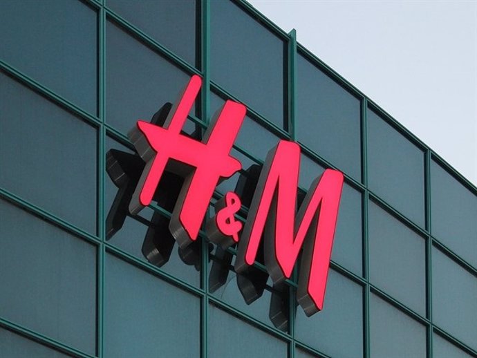 Logo de una tienda de H&M