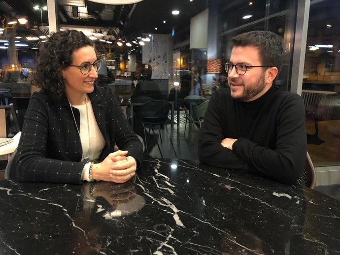 La secretaria general de ERC, Marta Rovira, y el vicepresidente de la Generalita