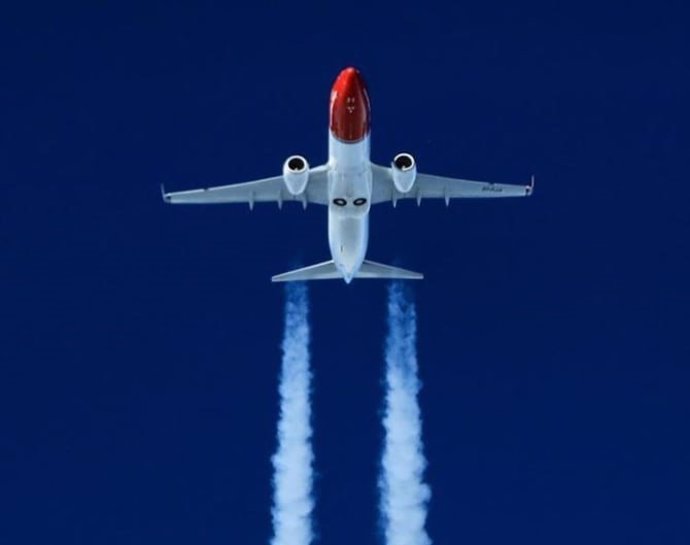 Avión de Norwegian (Imagen de archivo)
