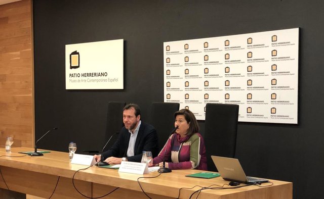 Óscar Puente junto a Victoria Soto