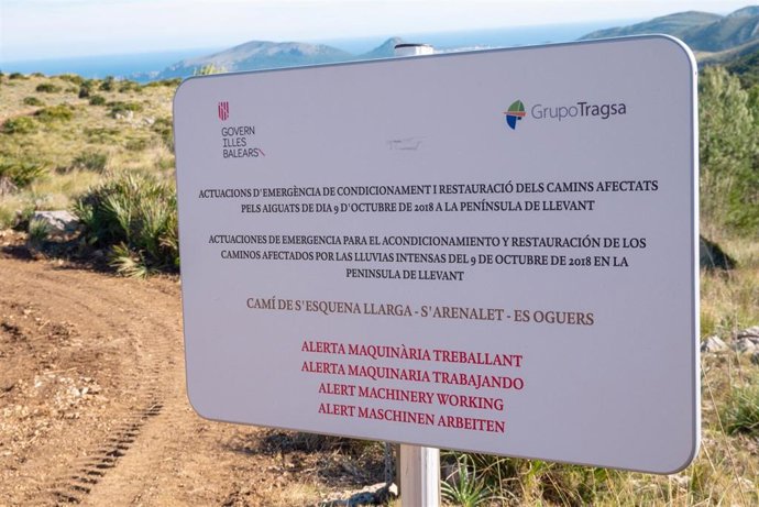 Cartel en el Parque Natural de Llevant (Art)