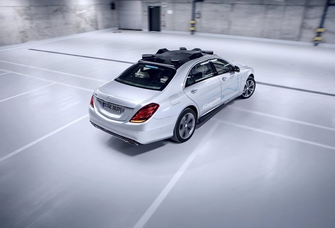 Coche cooperativo de Mercedes-Benz