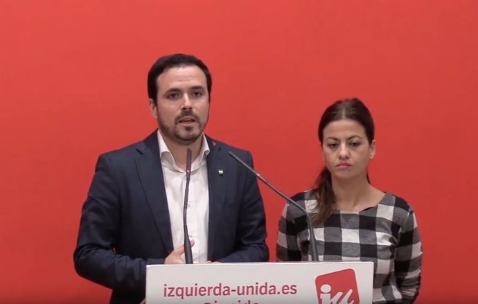 Alberto Garzón, coordinador federal de IU, y Sira Rego, portavoz de la dirección