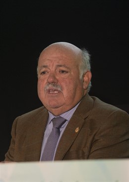 El consejero de Salud y Familias, Jesús Aguirre,asiste a las jornadas Plan Estra