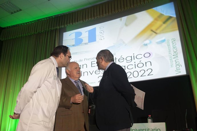 El consejero de Salud y Familias, Jesús Aguirre,asiste a las jornadas Plan Estra