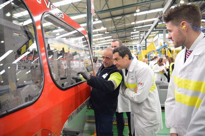 El presidente de la Junta, Juanma Moreno, en Aguas de Lanjarón
