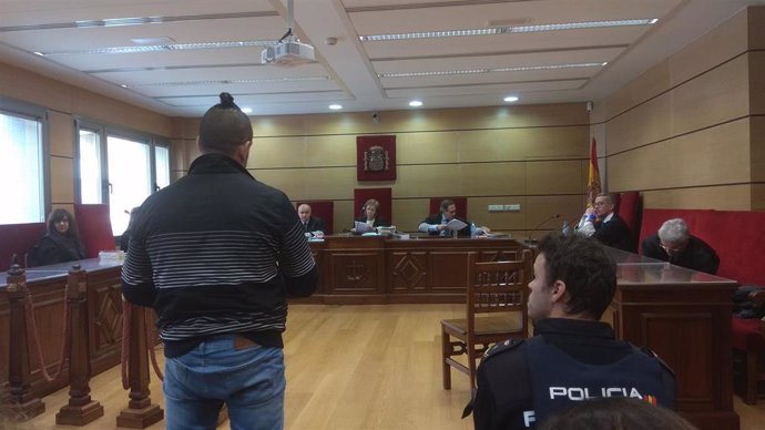 Acusado juzgado en Ciudad Real por un delito de maltrato habitual, dos de lesion