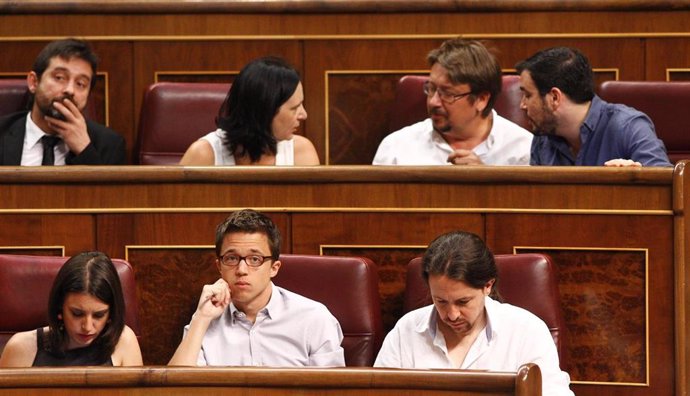 Irene Montero, Íñigo Errejón, Pablo Iglesias y diputados de Unidos Podemo