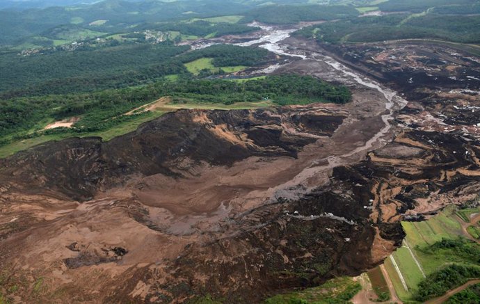 La rotura de una presa en Brasil deja cientos de desaparecidos