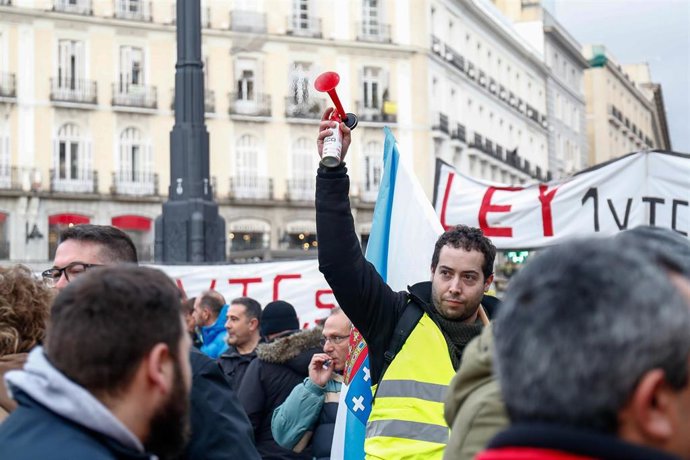 Día 11 de la huelga de taxistas de Madrid, que vuelven a concentrarse ante la se