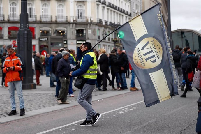 Día 11 de la huelga de taxistas de Madrid, que vuelven a concentrarse ante la se