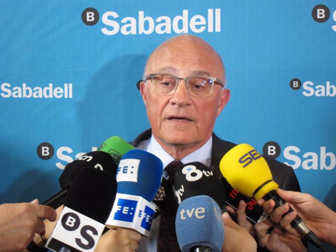   Josep Oliu (Banco Sabadell)                             