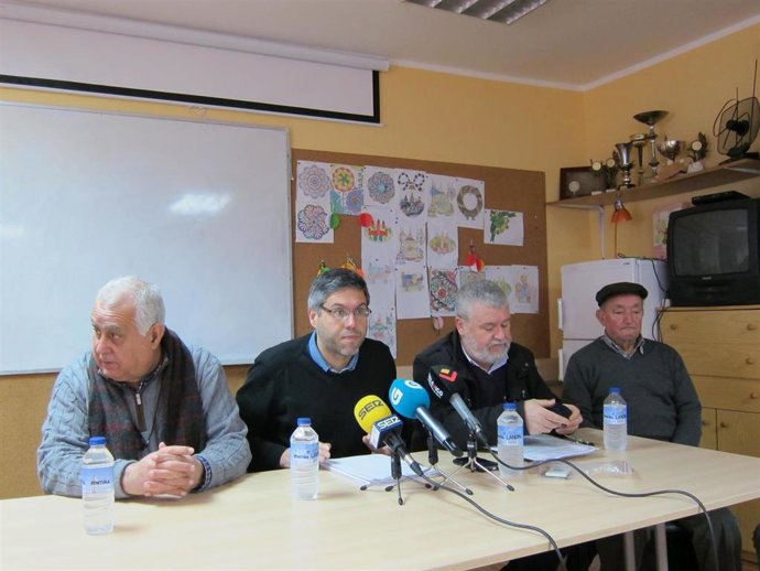 Representantes de las AAVV de Teis y Chapela