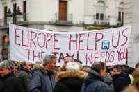 Los taxistas lanzarán microcréditos para ayudar a compañeros con dificultades económicas tras doce días de huelga