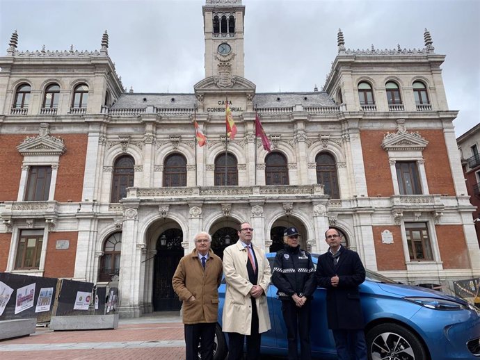 Presentaciónd el Renault Zoe que probará la Policía Municipal de Valladolid