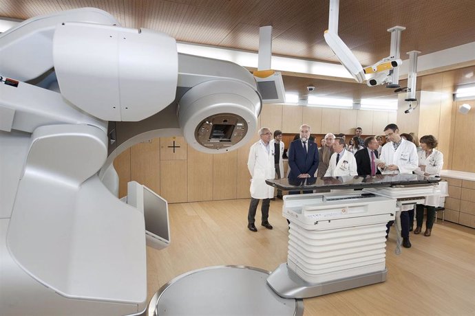 El CHN pone en marcha un nuevo acelerador lineal para radioterapia